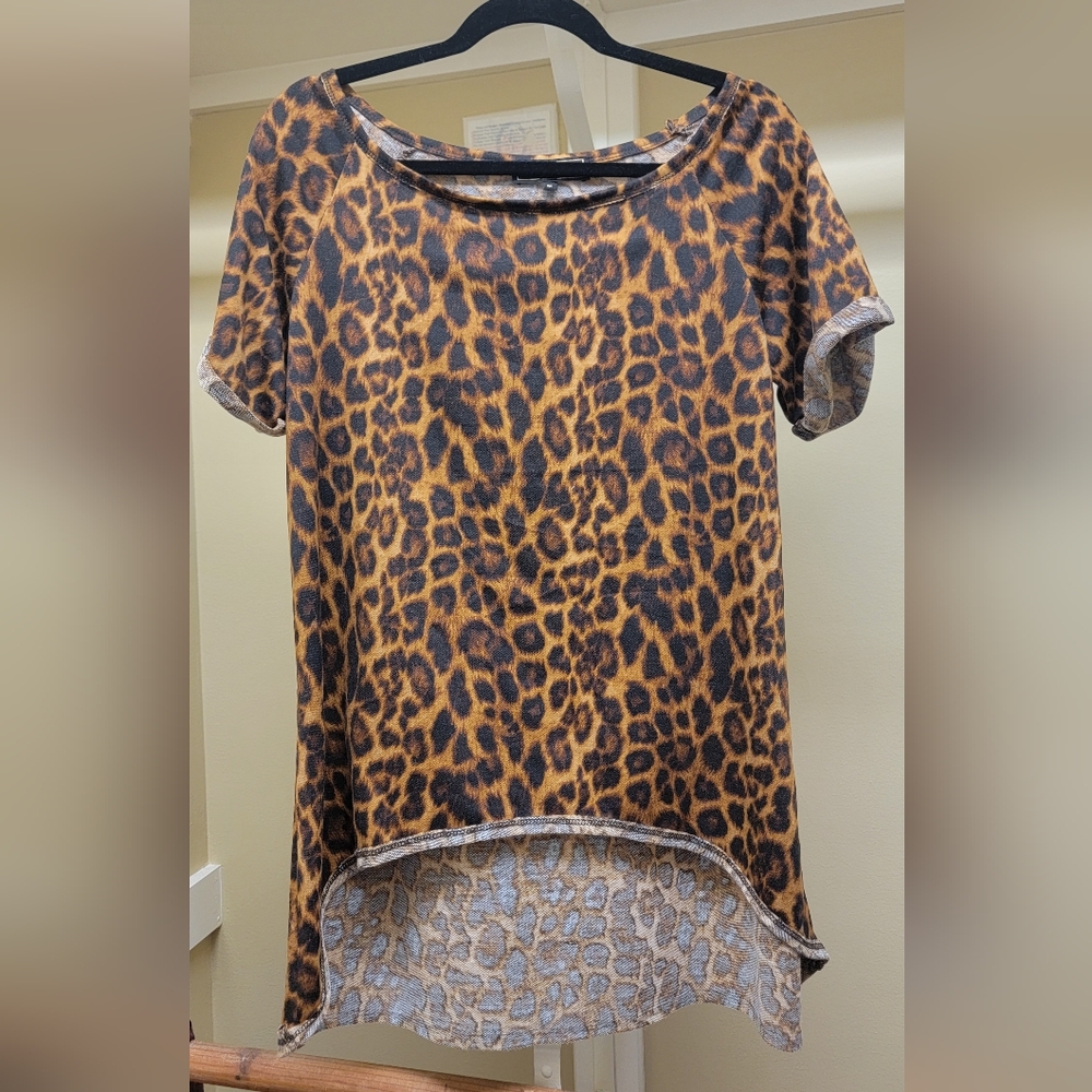 L&B Women's Hi-Lo Print Shirt
